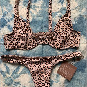 Acacia Geneva Top and Pipeline Bottom in Wild - NWT Size L